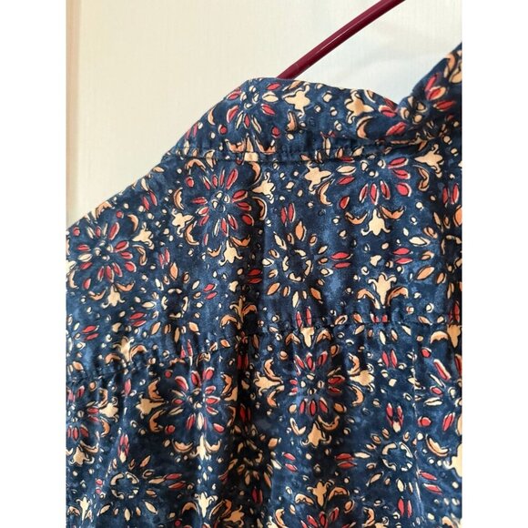 Express woman’s size small floral button-down shirt - Picture 8 of 9